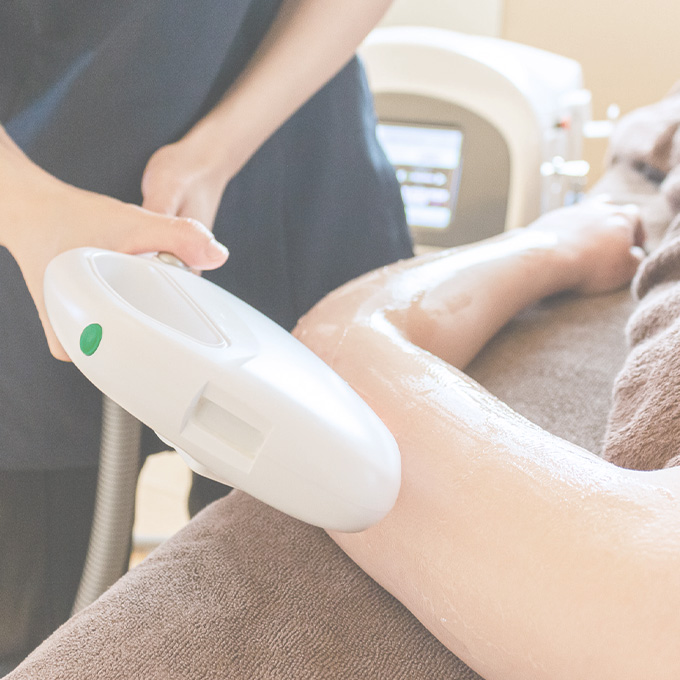 肌に優しい最新機器を採用